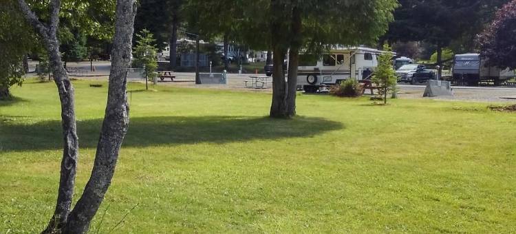 红木草原房车度假村和小屋酒店(Redwood Meadows RV Resort)图片