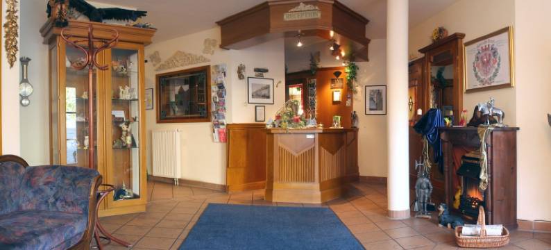 祖尔城堡酒店(Hotel Zur Burg Gmbh)图片