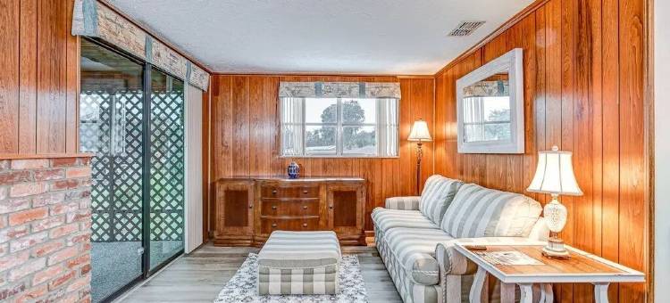 湖边隐居处(Lakeside Retreat CampFire)图片