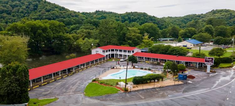 Oyo劳埃德河畔乡村旅馆(Lloyd's on the River Country Inn by OYO)图片