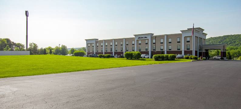 希尔顿欢朋酒店-派恩格罗夫(Hampton Inn Pine Grove)图片