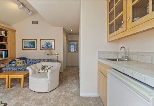 Waterfront Retreat with Large Roof Deck right next to Balboa Shops & RestaurantsHotel Overview