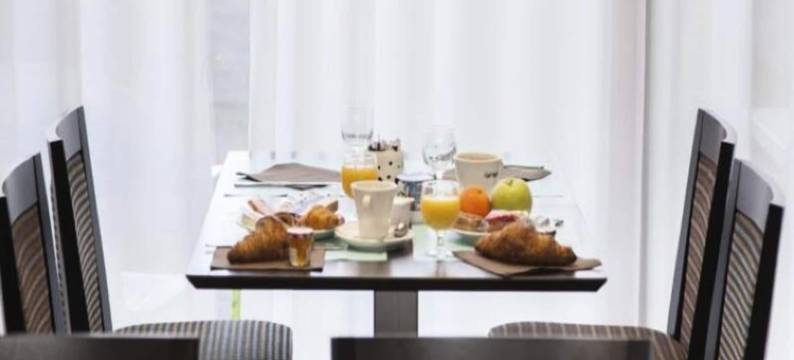 Apartment near Aeroscopia with Pool图片