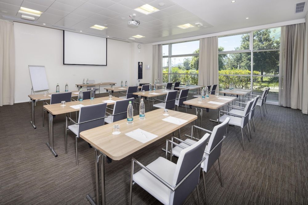 Best Western Premier CHC Airport Over view