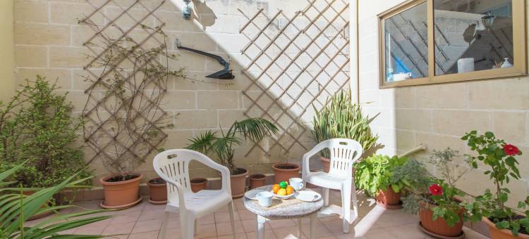 位于卡尔卡的良好位置的联排别墅和庭院(Well Located Townhouse & Courtyard Kalka - Happy Rentals)图片