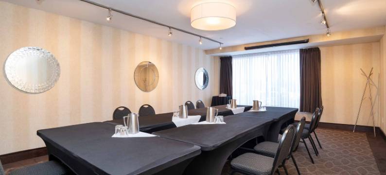 卡尔加里南珊德曼套房酒店(Sandman Hotel & Suites Calgary South)图片