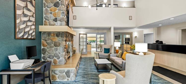 特拉弗斯城舒适酒店(Comfort Inn Traverse City)图片