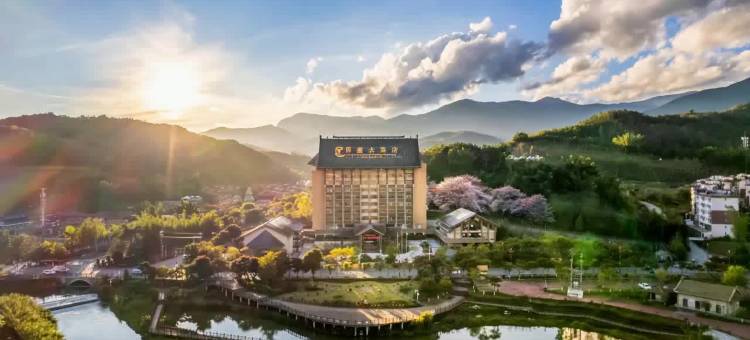 辰鑫大酒店(临沧沧源葫芦小镇店)图片