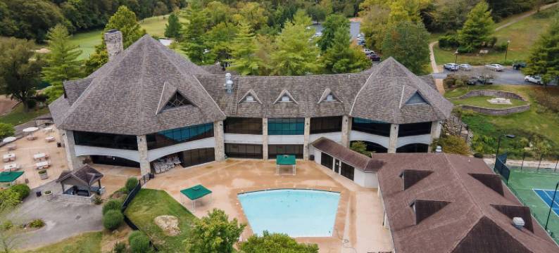 小鸟巷之美 - 高尔夫、游泳池、健身房等！(Birdie Lane Beauty - Golf, Pools, Gym, & More!)图片