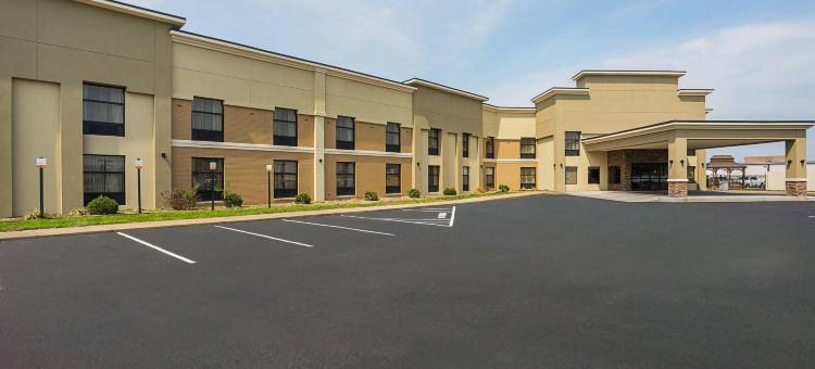 克拉丽奥酒店&套房(Clarion Inn & Suites)图片