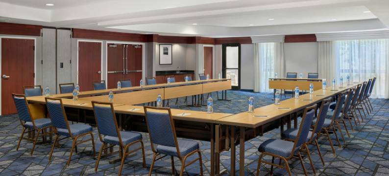 堪萨斯城肖尼万怡酒店(Courtyard Kansas City Shawnee)图片