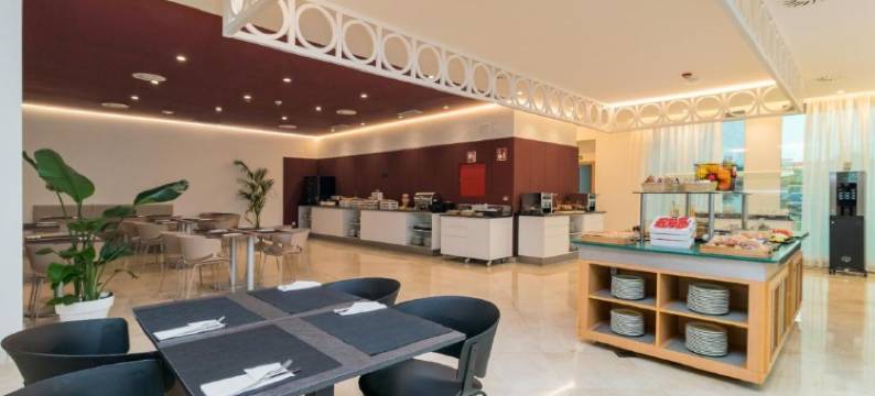 都市快捷桑坦德帕拉亚思酒店(Hotel Puerta Santander)图片