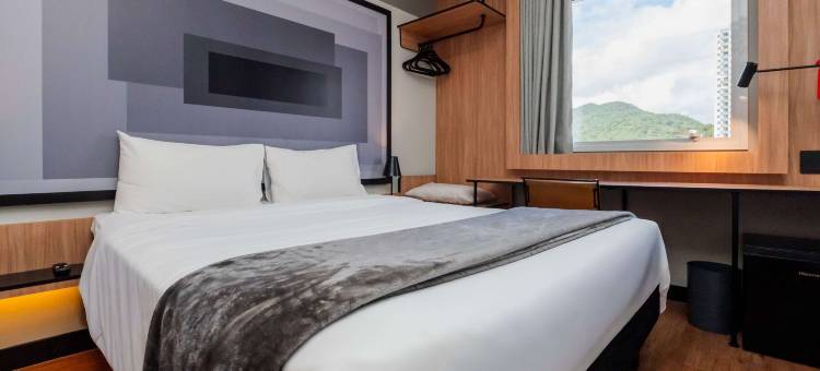 宜必思纳维根特斯伊塔雅伊酒店(Ibis Navegantes Itajai)图片