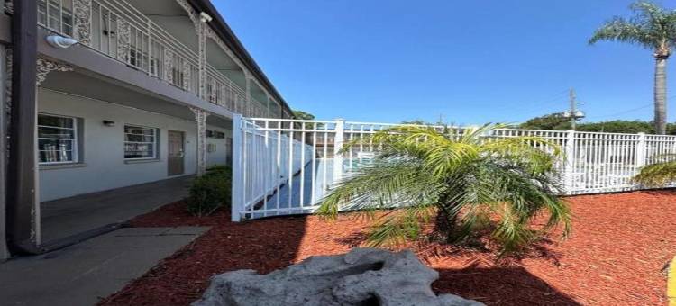 圣彼得斯堡伊克诺旅馆(Econo Lodge St Petersburg Central)图片