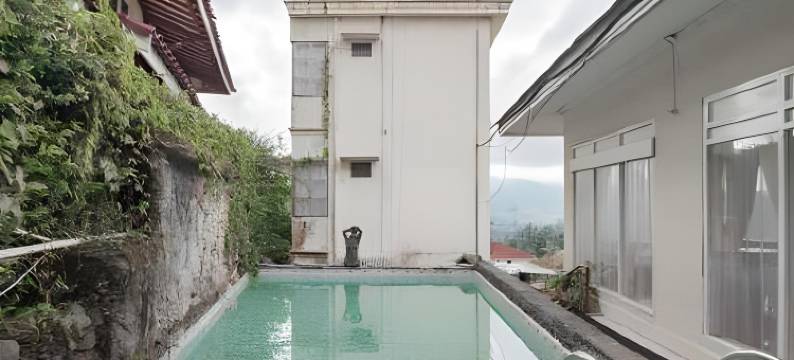 Urbanview Hotel Mon Bel Cibodas by RedDoorz图片