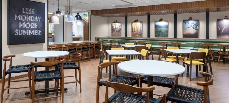 梅德福万枫酒店及套房(Fairfield Inn & Suites Medford)图片
