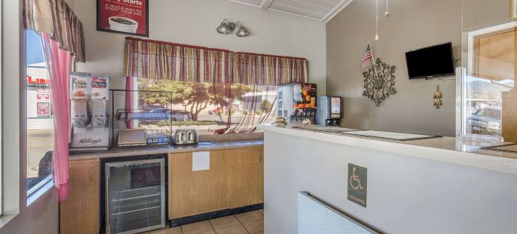 伊克诺旅馆套房伊雷卡(Econo Lodge Inn & Suites)图片