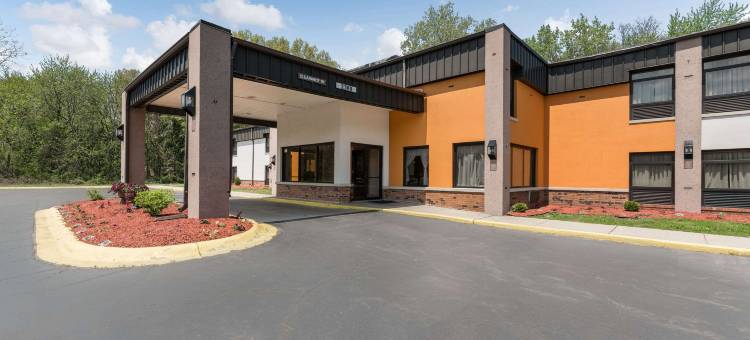 波蒂奇中央区的品质套房酒店(Quality Inn & Suites)图片