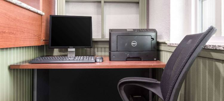 班布里治岛凯艺套房酒店(Quality Inn & Suites Bainbridge Island)图片