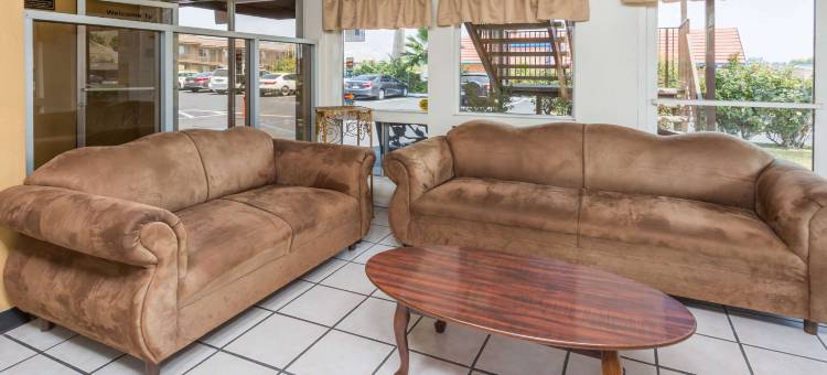 圣贝纳迪诺戴斯酒店-近圣曼努埃尔(Days Inn by Wyndham San Bernardino)图片