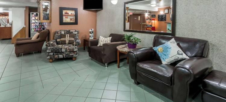 三山温德姆速8酒店(Super 8 by Wyndham Three Hills AB)图片