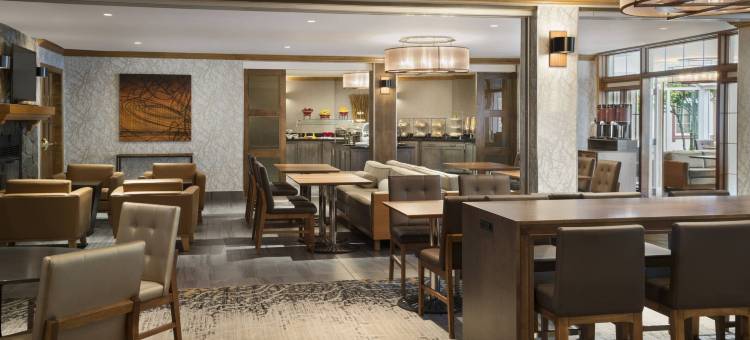 特姆布朗特山拉贝尔庄园Residence Inn 酒店(Residence Inn Mont Tremblant Manoir Labelle)图片