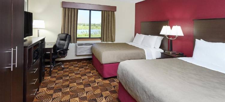 埃尔克霍恩和日内瓦湖AmericInn酒店(AmericInn by Wyndham Elkhorn Near Lake Geneva)图片