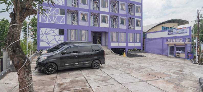 红多兹酒店@加鲁特奇帕纳斯(RedDoorz @ Cipanas Garut)图片