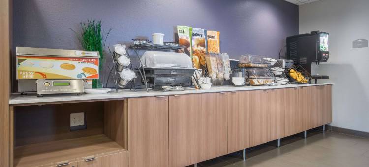 穆尔黑德法戈区麦客达套房酒店(Microtel Inn & Suites by Wyndham Moorhead Fargo Area)图片