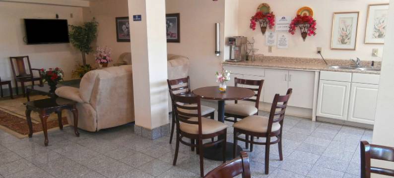 麦克多诺美洲最佳价值套房酒店(America's Best Value Inn & Suites-McDonough)图片