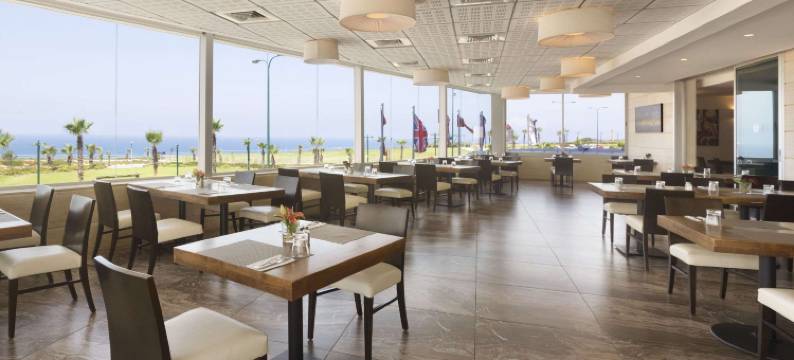 涅坦亚温德姆华美达套房酒店(Ramada Hotel & Suites by Wyndham Netanya)图片