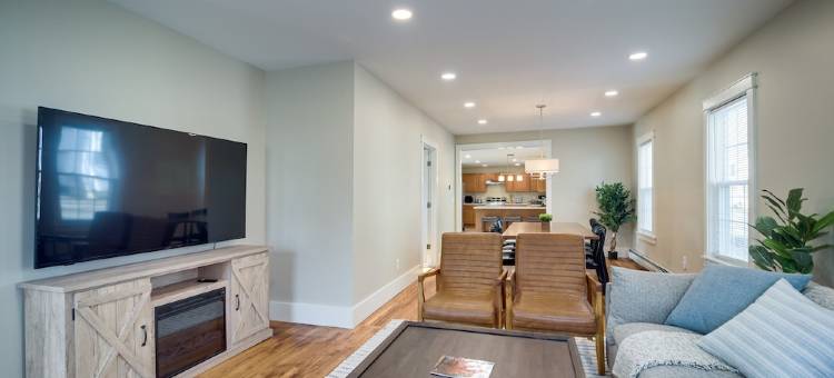 在卢特兰市中心更新的房子，靠近坡道(Updated Home in Heart of Rutland, Near Slopes)图片