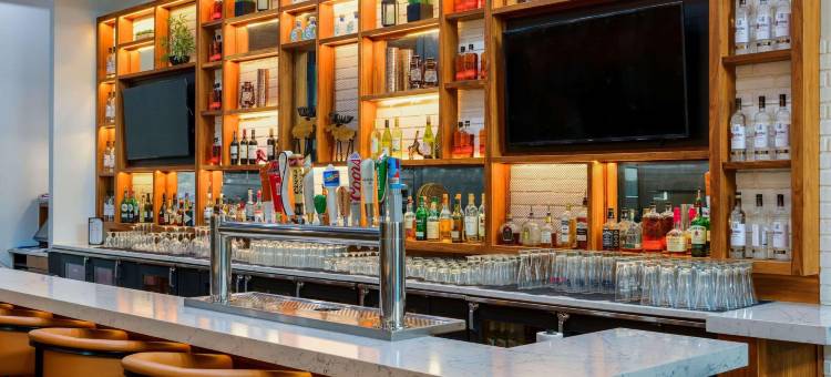 麦克默里堡丽笙套房酒店(Radisson Hotel & Suites Fort McMurray)图片