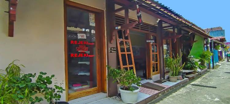 玛琍奥波罗瑞吉基清真家庭旅馆-RedDoorz旗下(Spot on 91911 Rejeki Homestay Syariah Malioboro)图片
