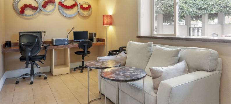 机场广场贝斯特韦斯特优质酒店(Best Western Plus Airport Plaza)图片