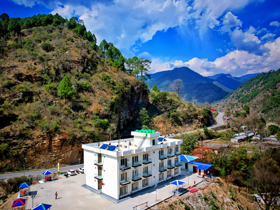 山丘河景度假酒店