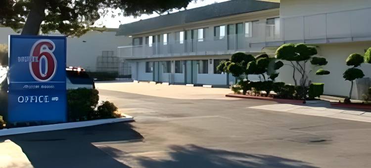 丽笙公园酒店，特雷西(Super 8 by Wyndham Tracy)图片