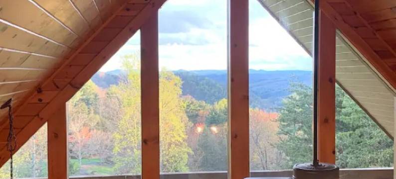 Mountain Views / Golf / Hot Tub / Cozy Cabin!图片