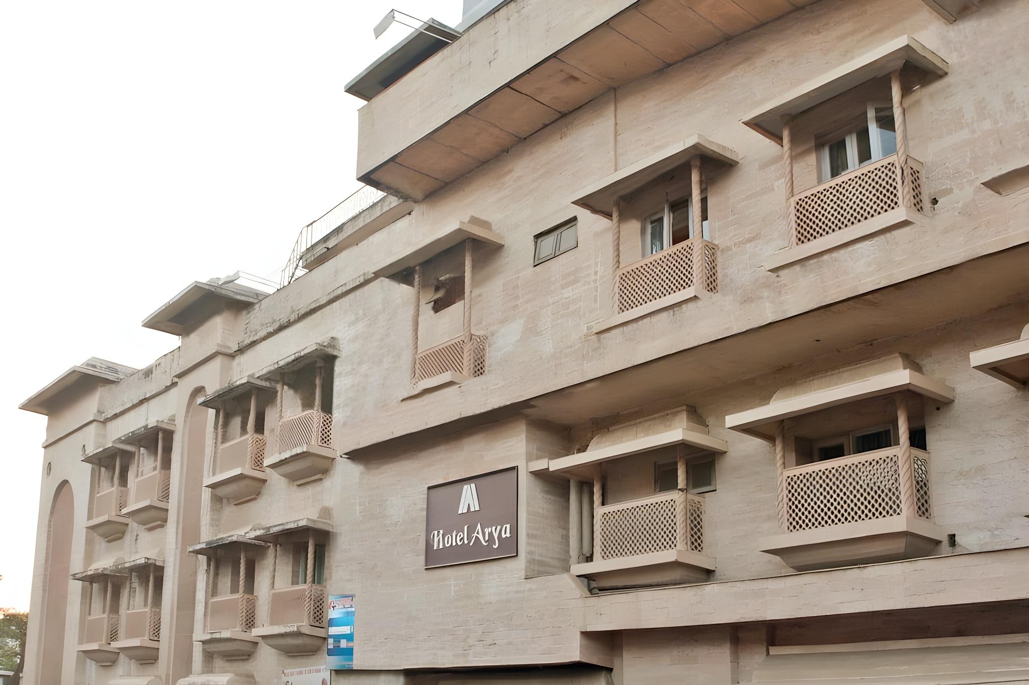 Hotel Arya - Unmarried Couples Are Not Allowed Over view