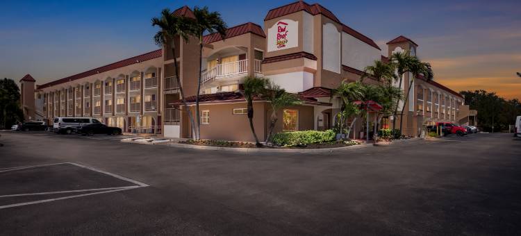 红顶PLUS套房酒店-那不勒斯市中心第五大道南(Red Roof Plus+ & Suites Naples Downtown-5th Ave S)图片