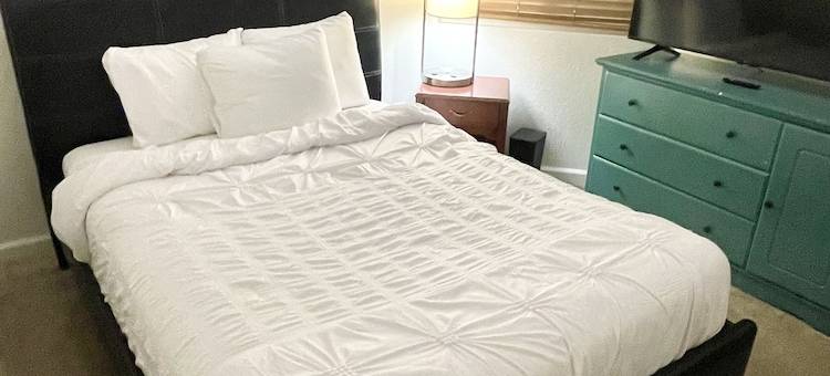Entire Vacay Home "10 miles from Downtown" - 7 Beds 3 Rooms 2 Bath - Full Garage图片