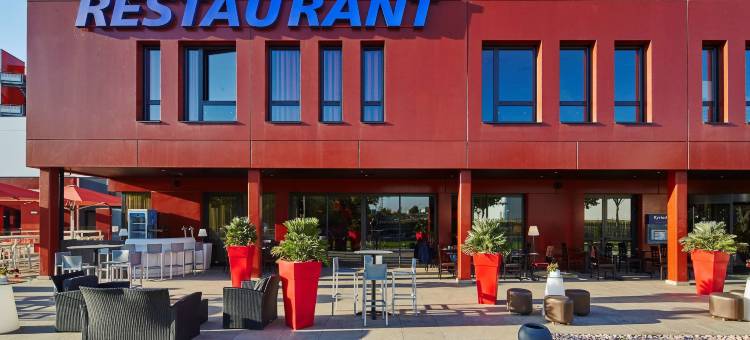 里昂东圣普列斯特欧洲博览吉利亚德尊贵(Kyriad Prestige Lyon Est - Saint Priest Eurexpo Hotel and Spa)图片