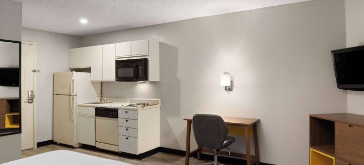 格林贝戴斯套房酒店(Days Inn & Suites by Wyndham Green Bay WI.)图片