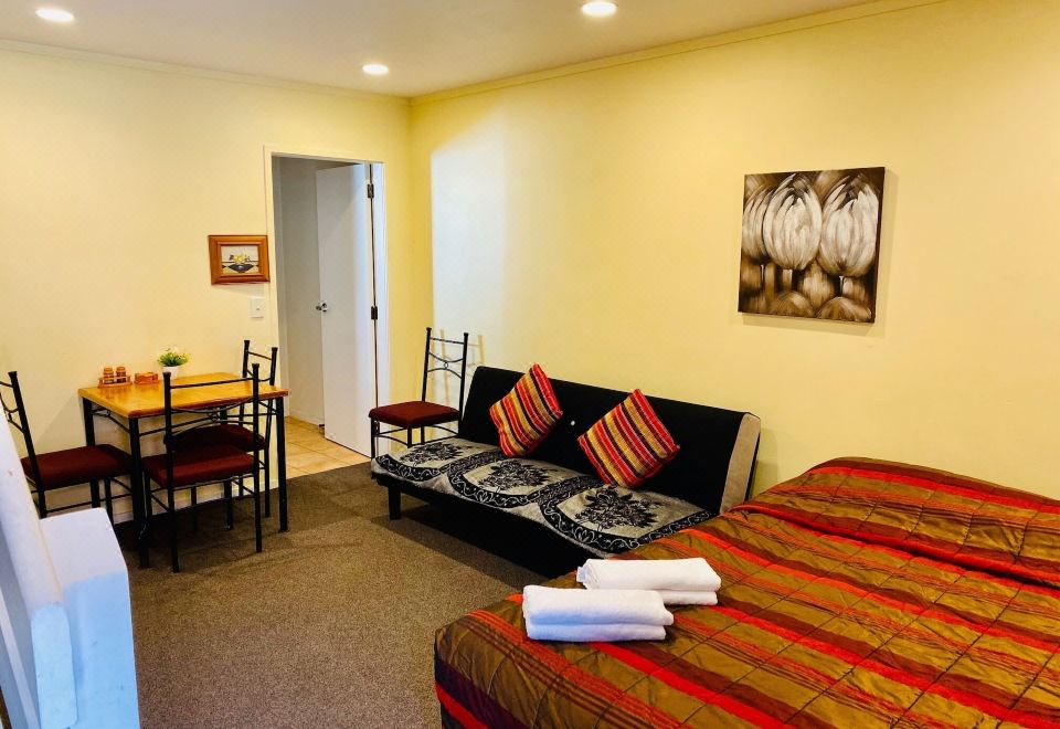 Baden Lodge Hotel Overview