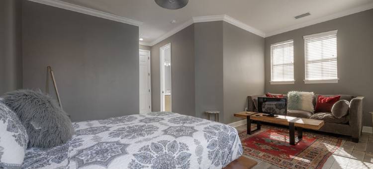Centrally Located Soho Retreat Walkable to UT & Dining图片
