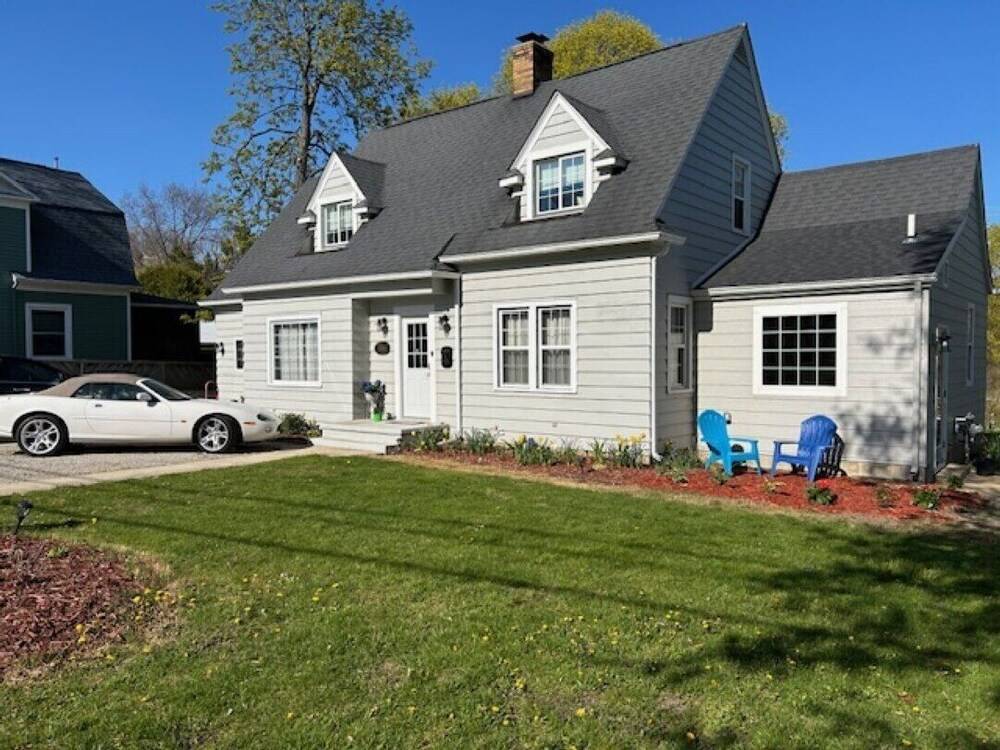 Beautifully Renovated 5-Bedroom Cape Cod Home Great for Larger Gatherings.