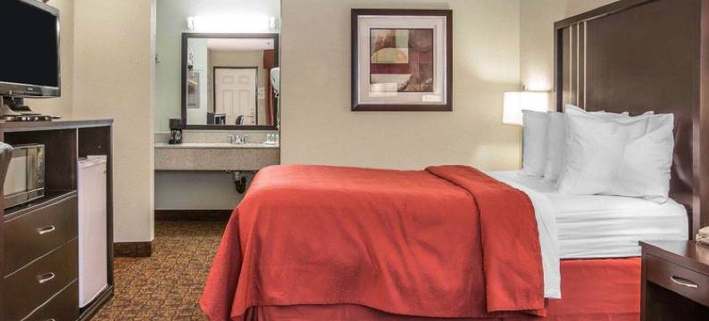 伍德兰德品质酒店 - 萨克拉门托机场(Quality Inn & Suites Woodland - Sacramento Airport)图片