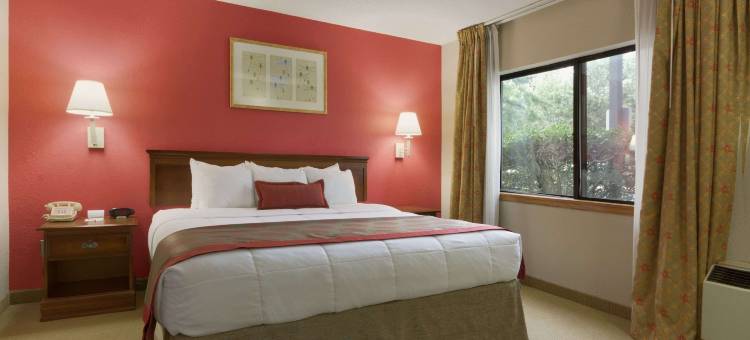 罗利温德姆华美达酒店(Ramada by Wyndham Raleigh)图片