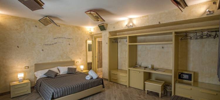 梦神怀抱家庭旅馆(Tra le Braccia di Morfeo)图片