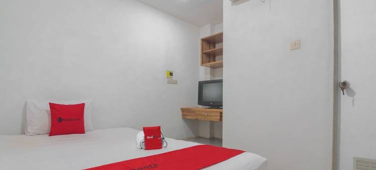 红多兹酒店-近查加玛达坤甸(RedDoorz Near Gajah Mada Pontianak)图片